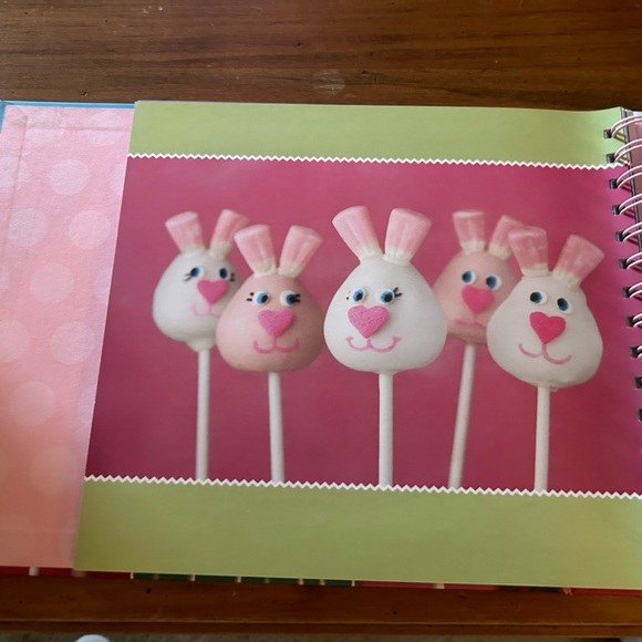 Cake Pops Cookbook- - Picture 5 of 6